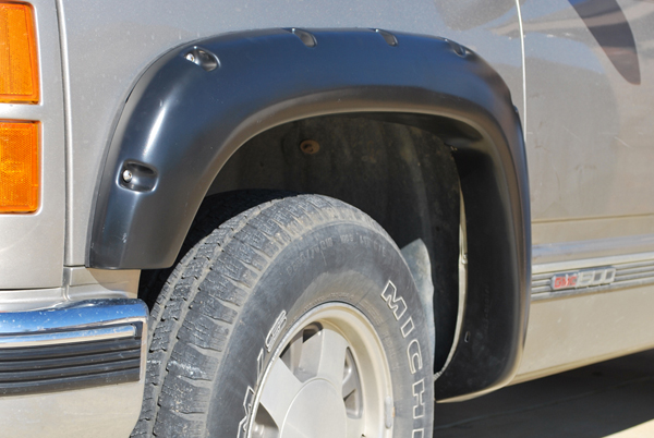 GMC Sierra 1500 Lund Elite Rivet Style Fender Flares (2007-2013) - Finish:Smooth