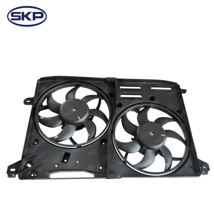 DUAL RADIATOR AND CONDENSER FAN ASSEMBLY
