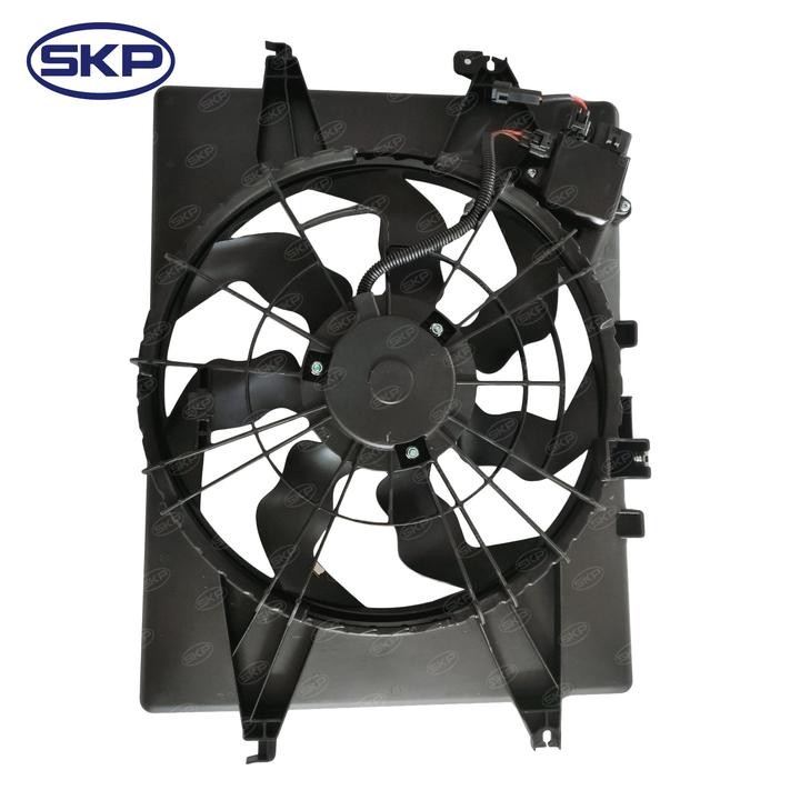 DUAL RADIATOR AND CONDENSER FAN ASSEMBLY