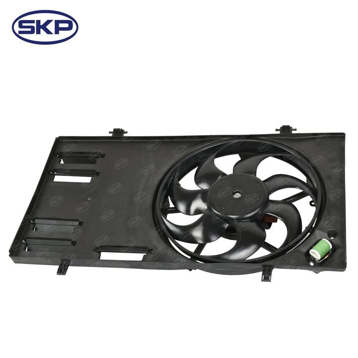 DUAL RADIATOR AND CONDENSER FAN ASSEMBLY