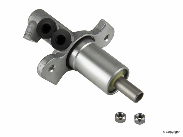 MASTER CYLINDER