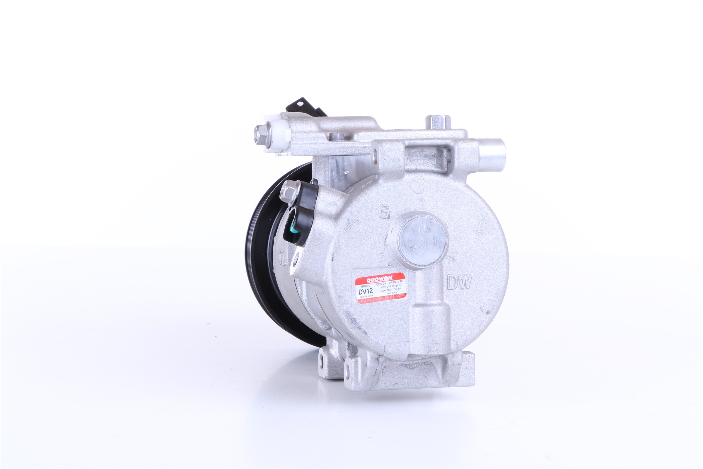 DV12 Compressor with Clutch