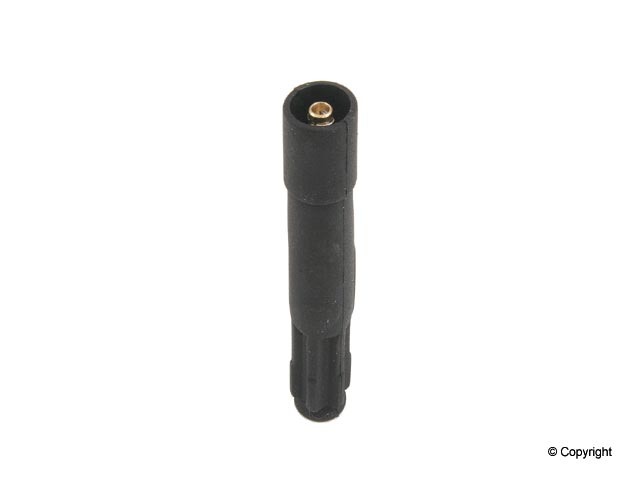PLUG CONNECTOR