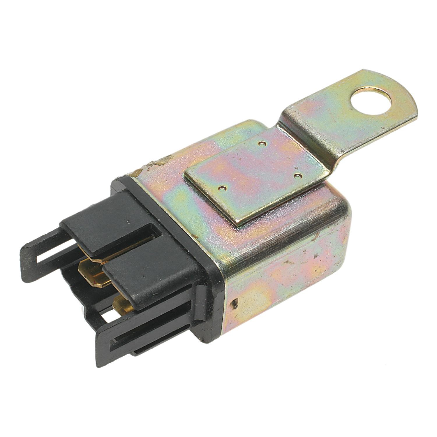 A/C CONDENSER FAN MOTOR RELAY