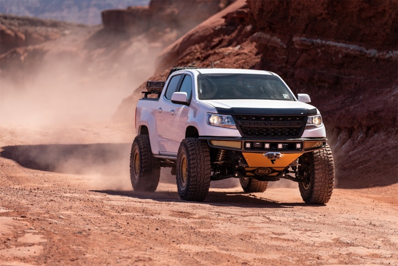 N-Fab M-RDS Front Bumper 15-17 Chevy Colorado - Tex. Black w/Silver Skid Plate