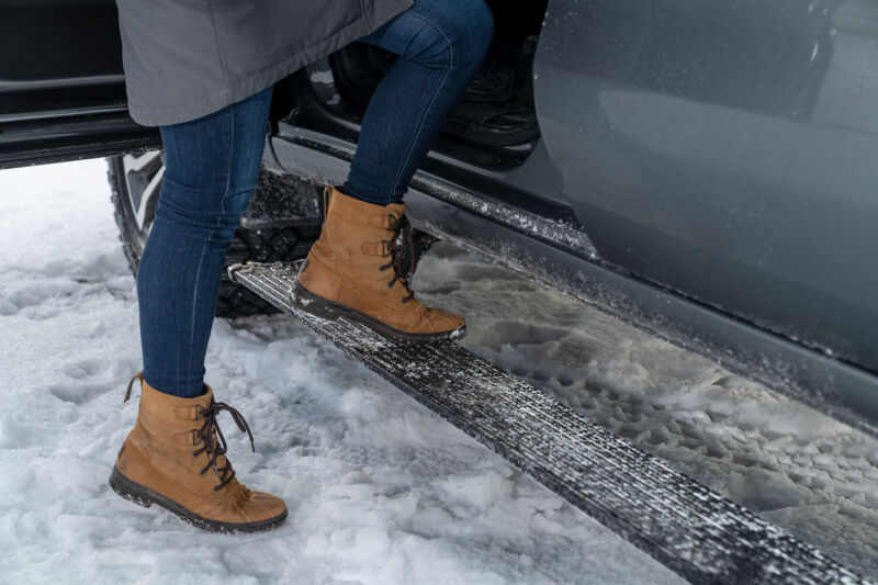 AMP Research 19-21 Chevy Silverado 1500 Crew Cab PowerStep Plug N Play - Black (w/OEM Illumination)