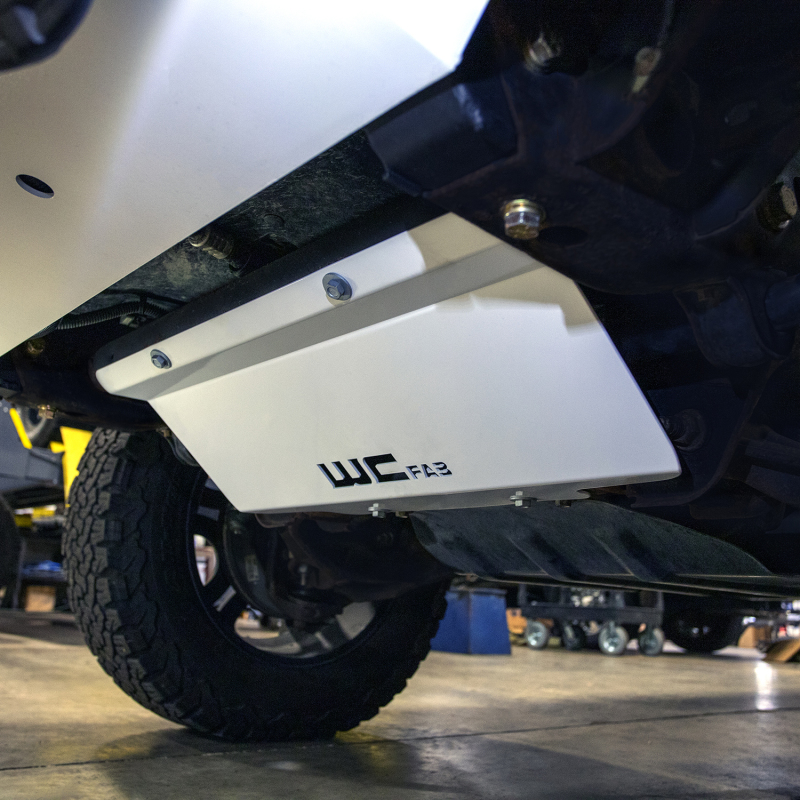 Wehrli 2011-19 GM 2500/3500 HD Lower Splash Shield Kit - Gloss White