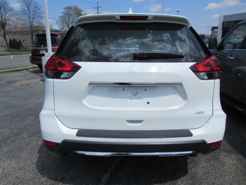 WeatherTech 14-20 Nissan Rogue BumperTopper - Black