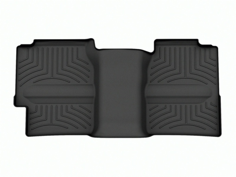 WeatherTech 99-06 Chevrolet Silverado 1500 Ext. Cab (w/Carpeted Floor) Rear FloorLiner HP - Black
