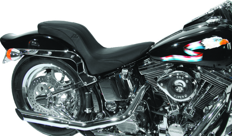 Mustang 84-99 Harley Standard Rear Tire DayTripper 1PC Seat - Black