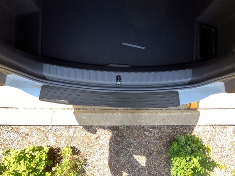 WeatherTech 17-24 MINI Countryman / 21-23 SE Countryman BumperTopper - Black