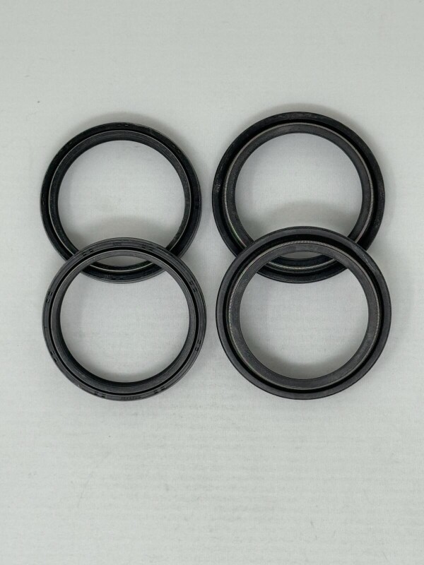 KYB 05-09 Kawasaki/ Suzuki / 05+ Yamaha / TM Front Fork Oil and Dust Seal Set 48 mm.