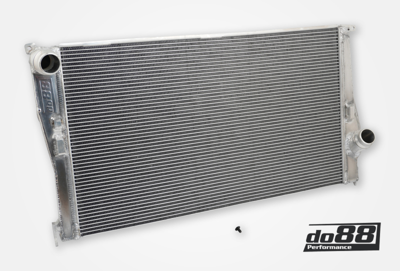 do88 07-13 BMW 135i/335i N54/N55 (E82/E88/E9X) Manual Radiator